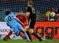 【10年南アフリカW杯】ドイツとの３位決定戦で叩き込んだボレーシュートは大会史に残るようなファインゴールだった。この一撃を含め５ゴールで得点王となり、大会MVPにも輝く。　（C）Getty Images
