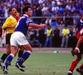 1997年９月28日｜フランスW杯アジア最終予選 韓国戦｜● １-２｜　山口素弘の鮮やかなループシュートで先制も、韓国に逆転負け。　(C) SOCCER DIGEST