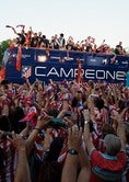 アトレティコはマドリード市内を優勝パレード。　（C） Getty Images