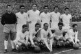 1956-1957シーズン。フランスのスター選手、レイモン・コパ（前列左端）を加えて強さを増し、欧州連覇を達成した。　(C) Getty Images