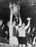 1971-72｜アヤックス（オランダ）　獲得タイトル：エールディビジ、KNVBカップ、チャンピオンズ・カップ　(C) Getty Images