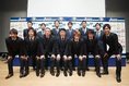 【徳島】１月17日、徳島市内で新体制発表会を開催し、小林伸二監督（前列左から３人目）も「自分もまた挑戦していく」と意気込む。　(C) Kotaro MATSUSHITA