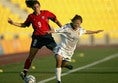 2004年、アテネ・オリンピックの準々決勝で顔を合わせた両国。日本は１点を奪ったものの、ベスト８の壁を破ることができなかった（結果は１-２）。　(C) Getty Images