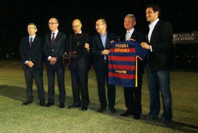 Fcバルセロナのクラブ幹部がバルセロナサッカースクール葛飾校を訪問 サッカーダイジェストweb