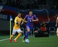 【ＦＣ東京０－０江蘇蘇寧】試合を通じて高い守備力を見せた高橋。写真：佐藤 明（サッカーダイジェスト写真部）