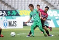 【東京V２-１岡山】南(11番)が攻め上がる。写真：茂木あきら（サッカーダイジェスト写真部）