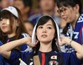 【W杯予選UAE－日本　PHOTO】試合前に緊張した表情を見せるサポーター。写真：小倉　直樹（サッカーダイジェスト写真部）