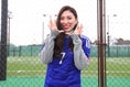 金谷麻美さん（好きな選手：植田直通）「いつも応援してます！」　写真：茂木あきら（サッカーダイジェスト写真部）
