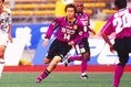 1999年、横浜フリューゲルスの消滅に伴い、京都へ加入。三浦知良、パク・チソン、松井大輔らとチームメイトに。(C)SOCCER DIGEST