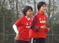 MF／宮澤ひなた（左／星槎国際高湘南）
今大会では３ゴールを決め、得点源のひとりとして優勝に貢献した。写真：馬見新拓郎