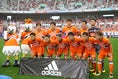 新潟は大野（２番）、小川（下段左）らがスタメンに名を連ねた。写真：滝川敏之（サッカーダイジェスト写真部）