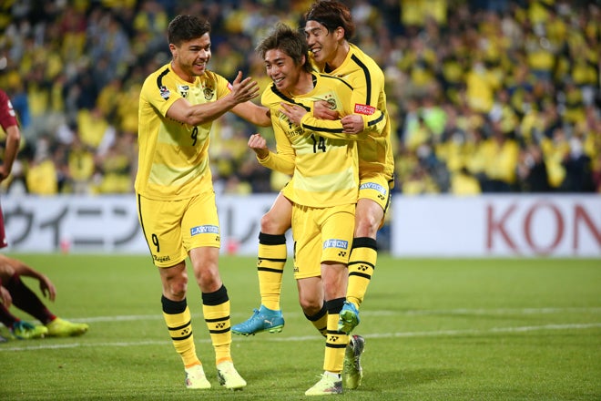 柏 2-1 神戸 PHOTO】今季第3節で通算100試合出場した伊東 柏 2-1 神戸 PHOTO】今季第3節で通算100試合出場した伊東