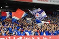 【横浜２－１札幌】熱い声援を送る横浜のサポーター。写真：金子拓弥(サッカーダイジェスト写真部)