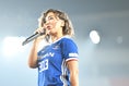 【横浜FマリノスPHOTO】ハーフタイムを盛り上げたMINMIと10-FEET withトリコロールマーメイズ写真：金子拓弥(サッカーダイジェスト写真部)