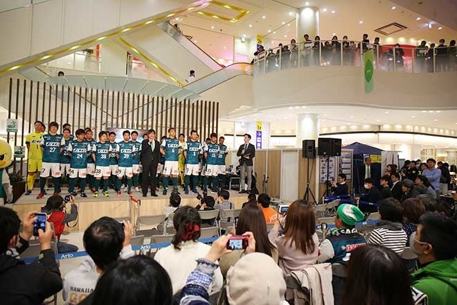 新入荷 SC相模原 新体制PHOTO】稲本潤一が相模原に降臨！18人の新加入 応援グッズ