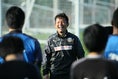 【沖縄キャンプPHOTO】川崎フロンターレ　笑顔の鬼木監督　写真：滝川敏之