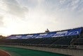 【J２第２節PHOTO】山形１－０栃木｜スタンドには大きなフラッグが飾られていた。写真：田中研治