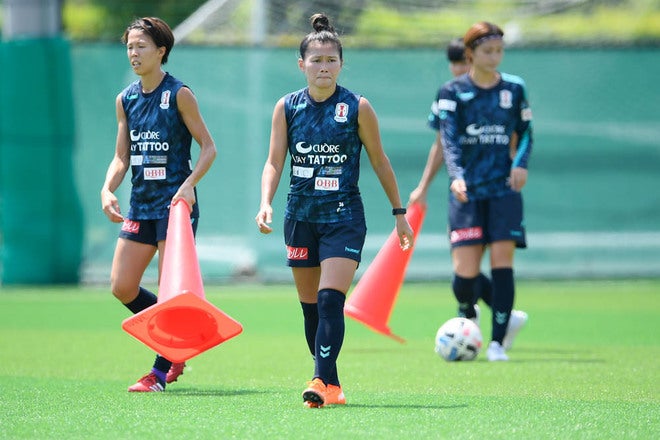 PHOTO】INAC神戸・川澄奈穂美｜期限付き移籍で復帰！笑顔で練習に励む川澄を特集！ | サッカーダイジェストWeb