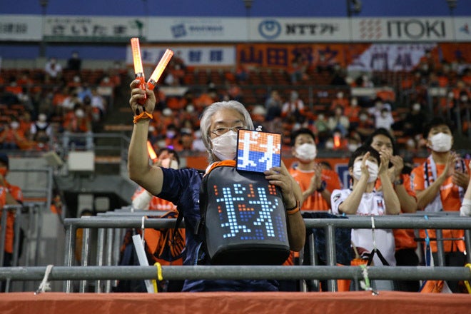 サポーターphoto 寝ても大宮 は心の中で 今季初の連勝を後押しした大宮サポーター サッカーダイジェストweb