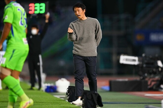 湘南が山口智監督の来季続投を発表 観ていて楽しい ワクワクするサッカーを サッカーダイジェストweb