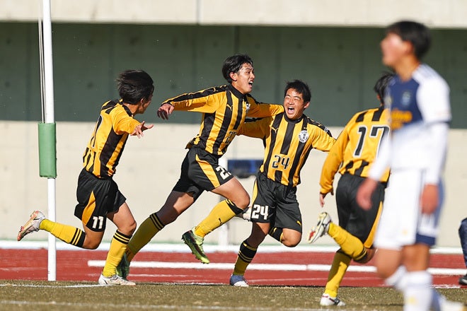 高校サッカー選手権３回戦photo 前橋育英２ １鹿島学園 158 のストライカー 高足が躍動 負傷の守屋に代わり２ゴールあげ 前橋育英をベスト８へ導く サッカーダイジェストweb