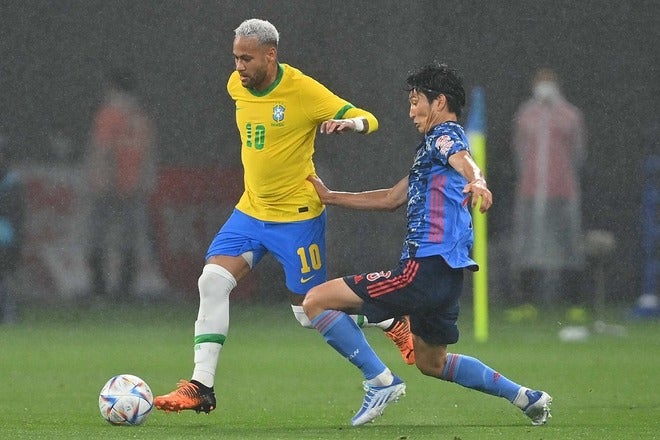 ブラジルの攻撃恐怖しかねえわ 日本vsブラジルがキックオフ 雨中の決戦にファンも興奮 権田は神 サッカーダイジェストweb