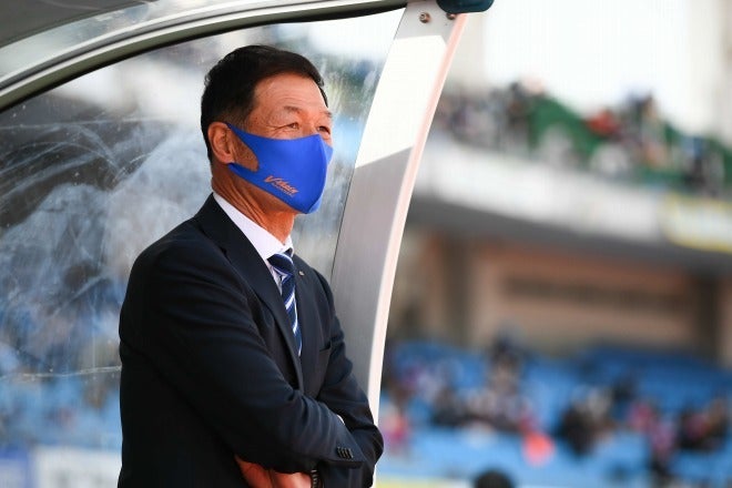 長崎 なぜ昨季の功労者 松田監督が解任されたのか ブラジル人新監督に託されたj１昇格 サッカーダイジェストweb