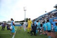 【J２第29節PHOTO】横浜FC０－３岩手｜両チームの入場。写真：滝川敏之