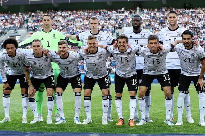 2014年を思い出させる」ドイツ代表がカタールW杯ユニを発表し反響続々！「今回は５つ星」 | サッカーダイジェストWeb