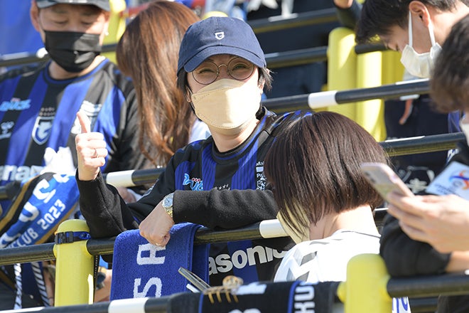 PHOTO】アウェー開幕を目に焼き付けた、ガンバ大阪サポーター！ | サッカーダイジェストWeb