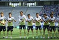 【PHOTO】J２第11節 東京V １－2 山形｜山田拓巳（６番）の先制点後、ゆりかごパフォーマンスを見せる山形の選手たち｜写真：滝川敏之