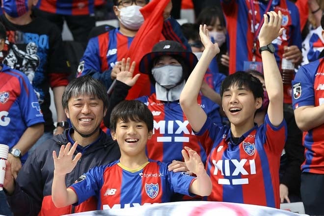 PHOTO】You'll Never Walk Alone. 選手と共に戦い勝利を手にしたFC東京