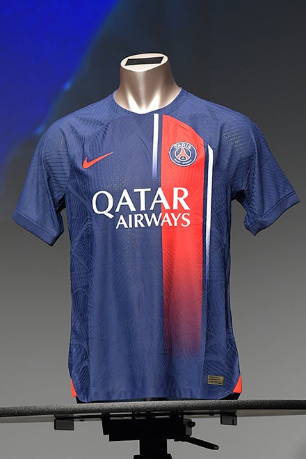 PHOTO】『Paris Saint-Germain JAPAN TOUR 2023』でパリ・サンジェルマンが着用するユニホームが、記者会見でお披露目！  | サッカーダイジェストWeb