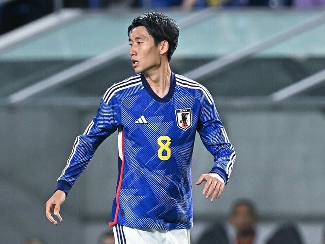 日本代表ユニフォーム＿鎌田大地 - スポーツ選手