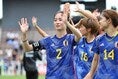 【PHOTO】北九州スタジアムでアルゼンチン女子代表と国際親善試合を戦ったなでしこジャパン。試合後、応援に駆け付けた子供たちとハイタッチで触れ合った｜写真：梅月智史（サッカーダイジェスト写真部）
