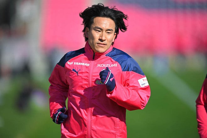 PHOTO】大阪出身の登里享平がセレッソ大阪に加入！初日から笑顔