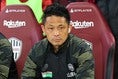 【PHOTO】体調不良の吉田孝行監督に代わり監督代行を務めた菅原智コーチ｜写真：梅月智史（サッカーダイジェスト写真部）