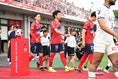 【Ｊ２第15節PHOTO】いわき１－２山口｜選手入場！いわきFCの選手たちは、エスコートキッズと共に入場した！｜写真：鈴木颯太朗