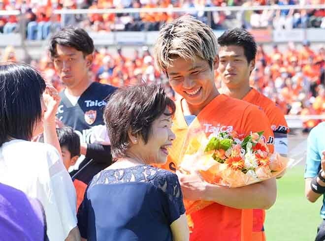 清水エスパルス PHOTO】自身のJ100試合出場セレモニー直後の前半