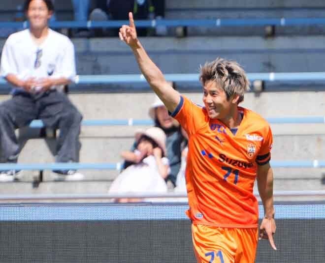 清水エスパルス PHOTO】自身のJ100試合出場セレモニー直後の前半