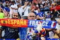 【PHOTO】スペイン対フランスに集結した両国サポーター｜写真：Getty Images