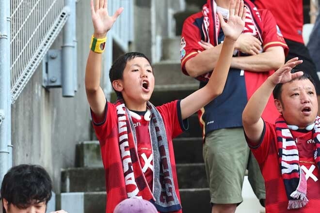 PHOTO】熱い気持ちを声に乗せ選手に届ける鹿島アントラーズサポーター（Part１） | サッカーダイジェストWeb