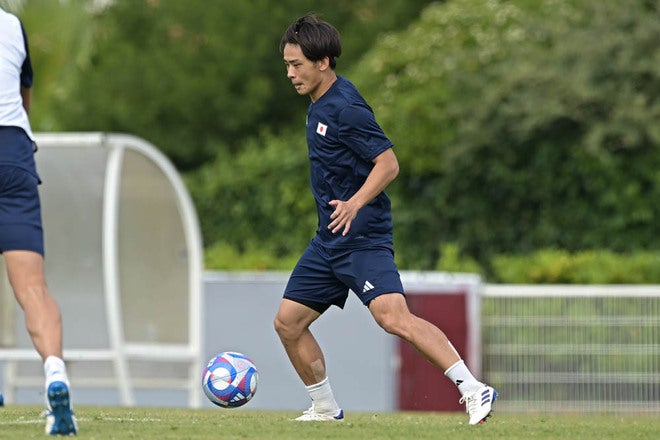 PHOTO】キレのあるドリブルで猛アピール！U-23日本代表・斉藤光毅を特集！ | サッカーダイジェストWeb