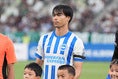 【厳選ショット】整列する三笘薫｜写真：SOCCER DIGEST