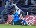 【厳選ショット】山形ゴール前での激しい攻防｜写真：田中研治（サッカーダイジェスト写真部）