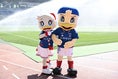 【画像】マリン＆マリノスケ(横浜F・マリノス公式マスコット)｜写真：鈴木颯太朗