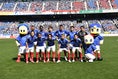 【画像】スターティングイレブンと一緒に記念撮影！｜写真：鈴木颯太朗
