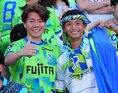 【画像】湘南ベルマーレサポーター｜写真：田中研治（サッカーダイジェスト写真部）