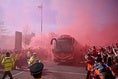 【画像】アンフィールドに大集結したリバプールサポーター｜写真：Getty Images
