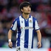 久保が激昂！相手DFをど突いた...